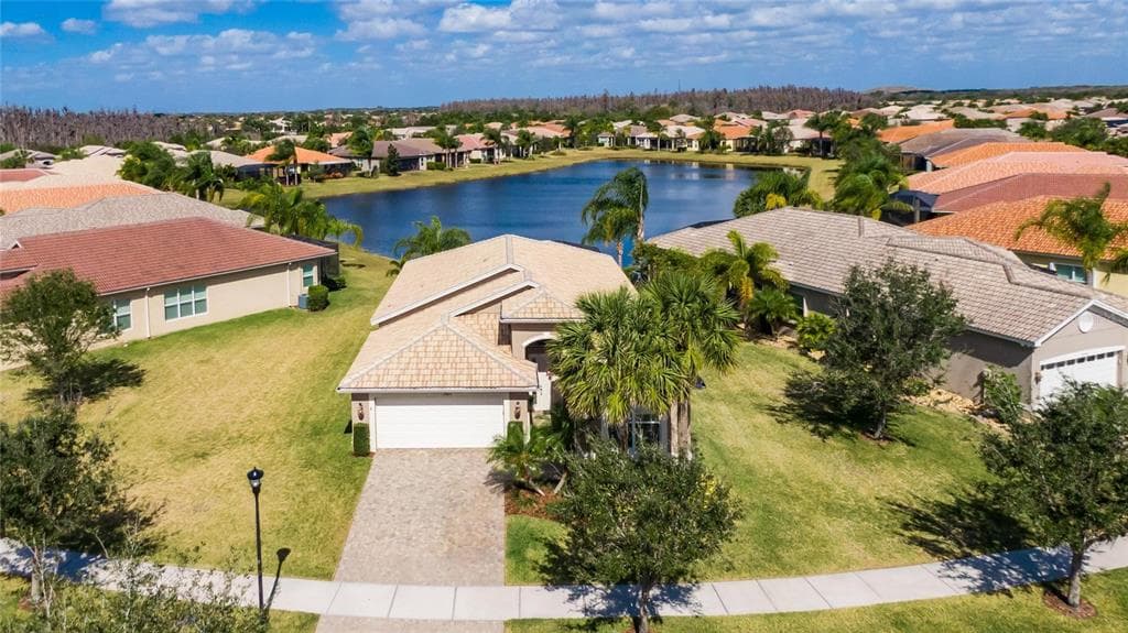 16204 CAPE CORAL DRIVE WIMAUMA, FL 33598
