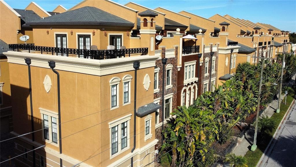 2205 SOHO BAY COURT