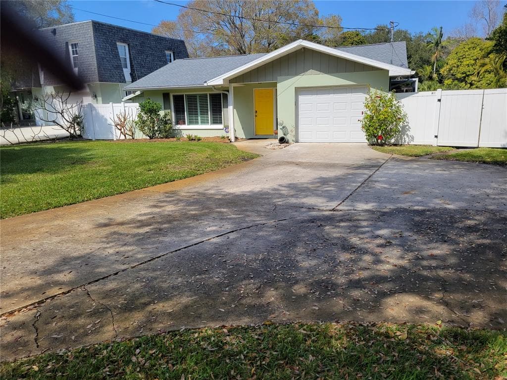 3059 HICKORY DRIVE LARGO, FL 33770