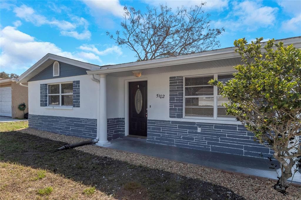 5102 FARLEY DRIVE HOLIDAY, FL 34690