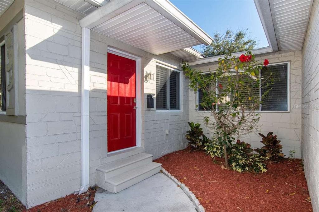 5010 8TH AVENUE N ST PETERSBURG, FL 33710