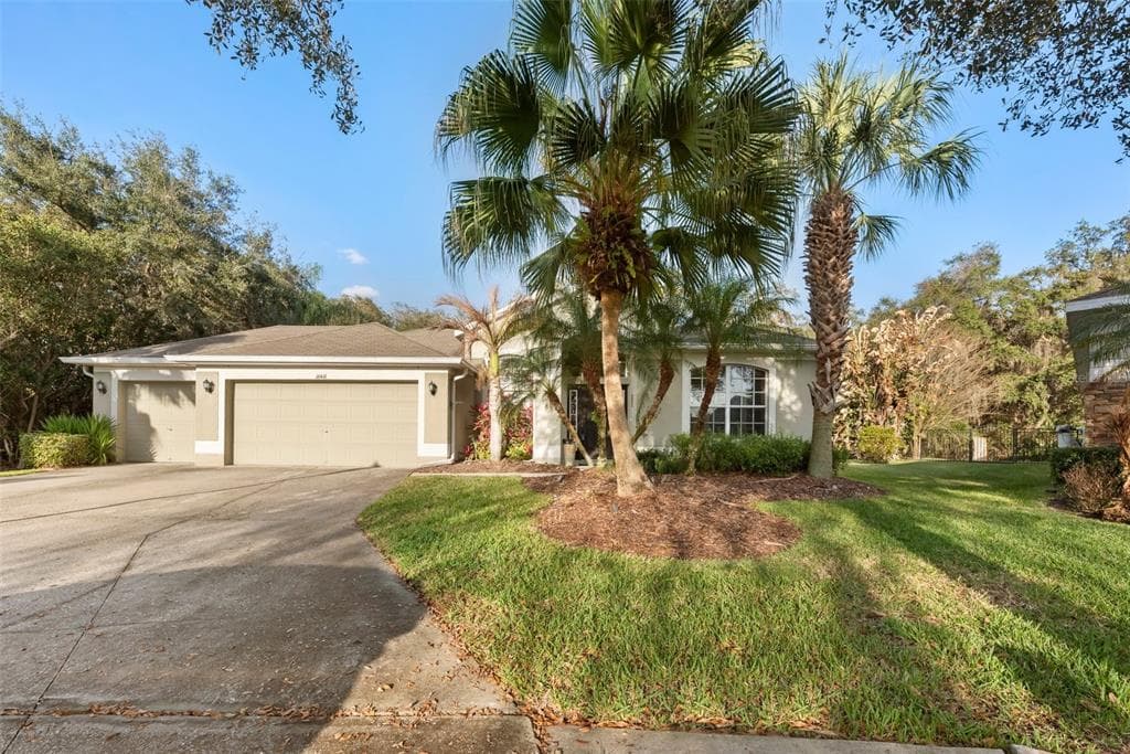 16416 BRIDGELAWN AVENUE LITHIA, FL 33547