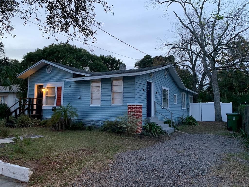 6920 N CENTRAL AVENUE TAMPA, FL 33604