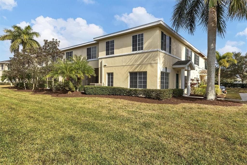 347 CAPE HARBOUR LOOP UNIT 102 BRADENTON, FL 34212