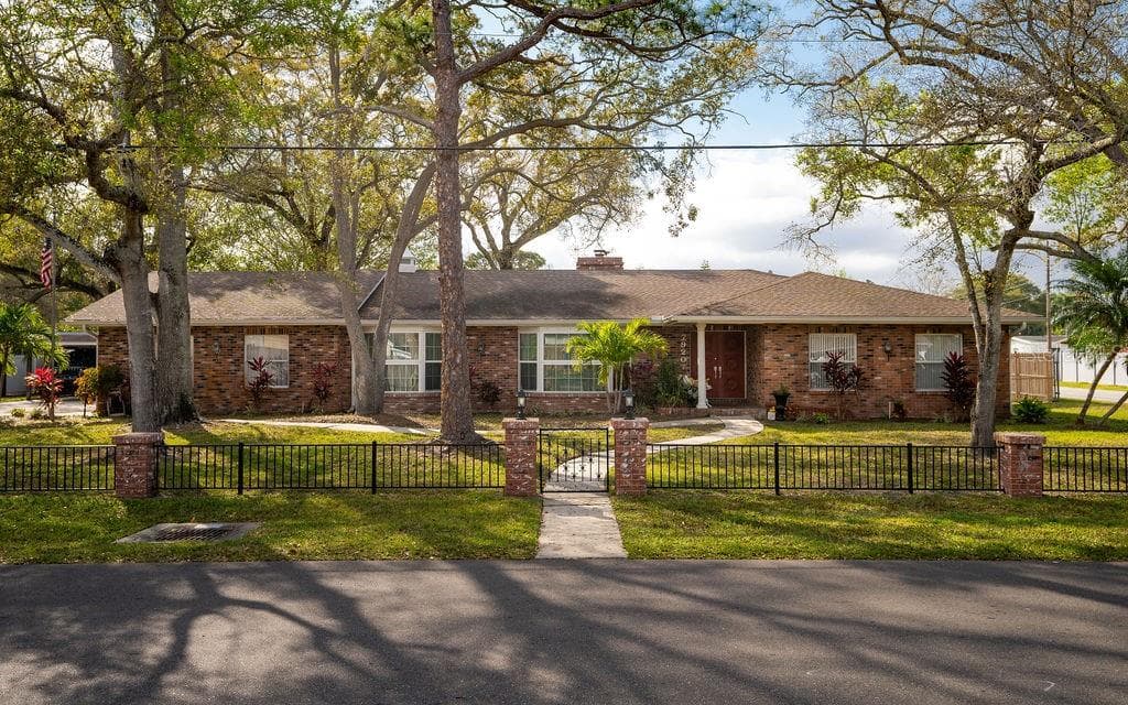 7920 43RD STREET N PINELLAS PARK, FL 33781
