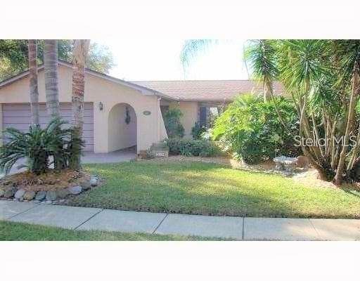 210 HOLLOW OAK COURT TARPON SPRINGS, FL 34689
