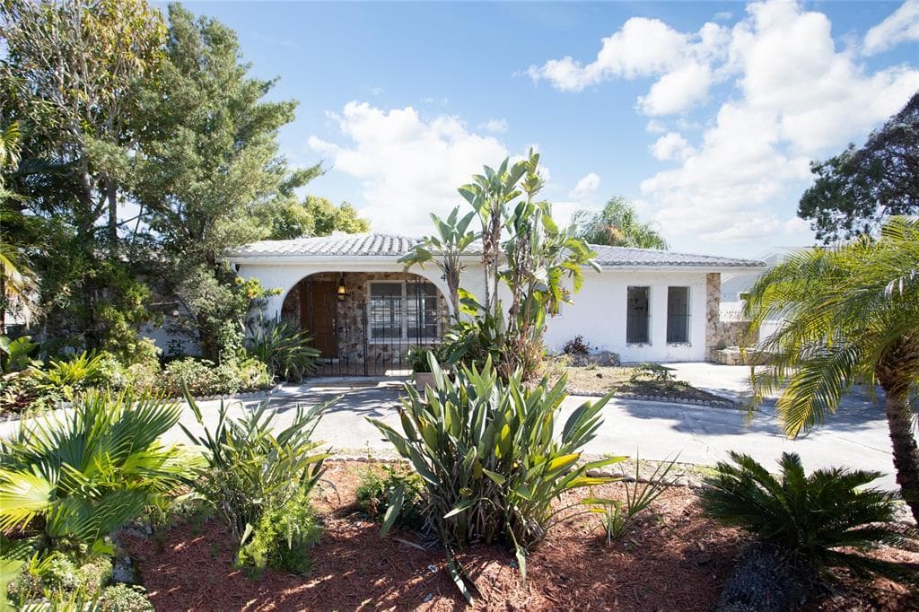 417 173RD AVE E NORTH REDINGTON BEACH, FL 33708