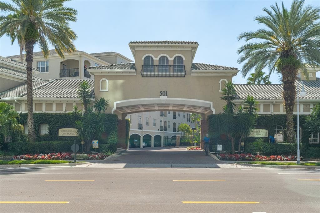 501 KNIGHTS RUN AVENUE UNIT 2323 TAMPA, FL 33602