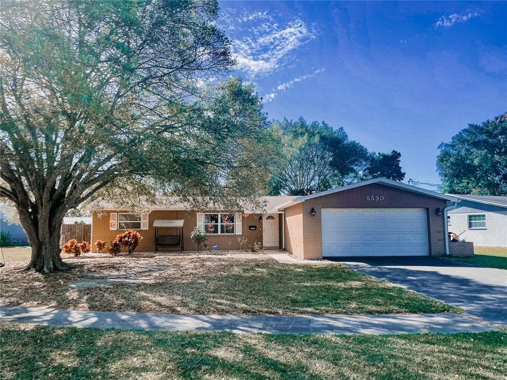 5530 BAYOU GRANDE BOULEVARD NE ST PETERSBURG, FL 33703