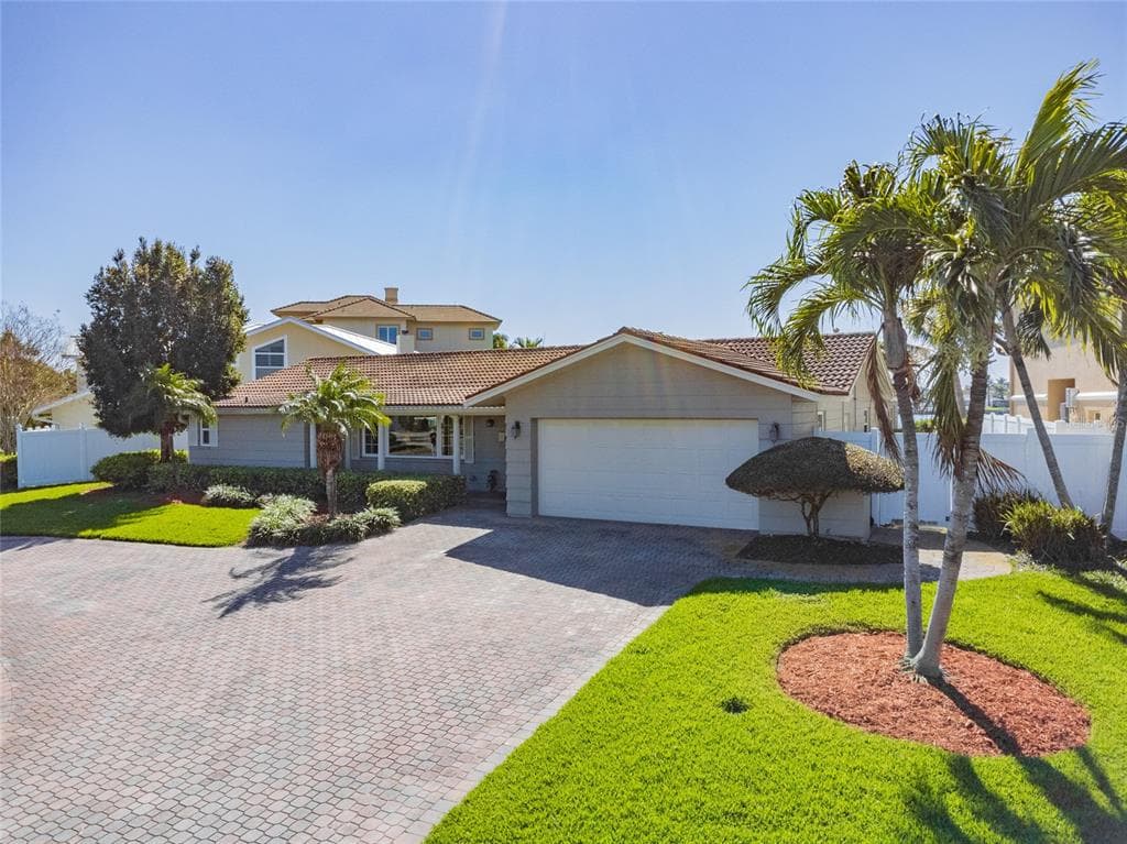 8066 12TH AVENUE S ST PETERSBURG, FL 33707