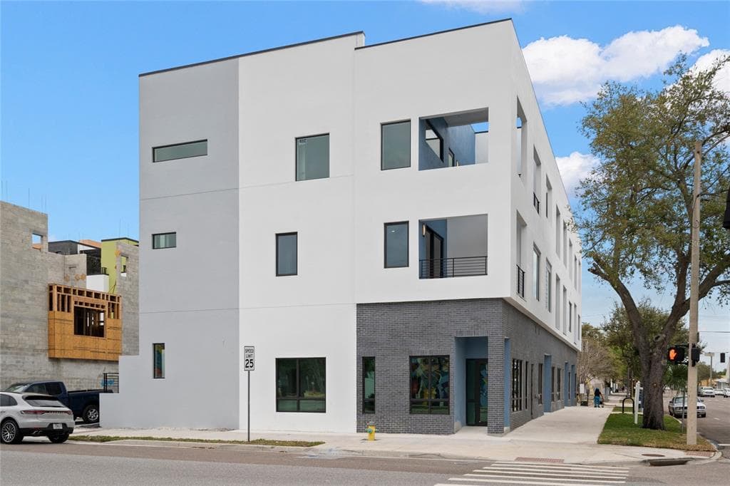 128 & 130 9TH STREET N ST PETERSBURG, FL 33705