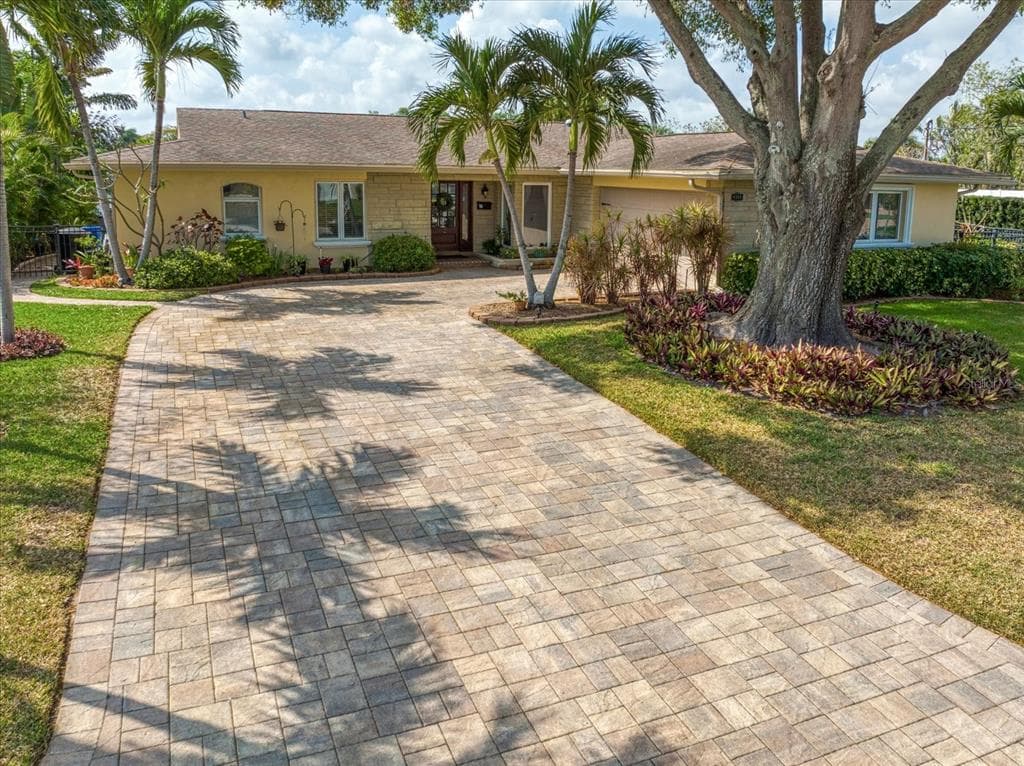 4388 13TH WAY NE ST PETERSBURG, FL 33703