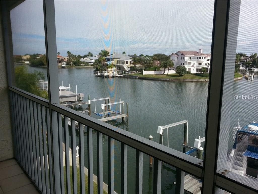 521 PINELLAS BAYWAY UNIT 102 TIERRA VERDE, FL 33715