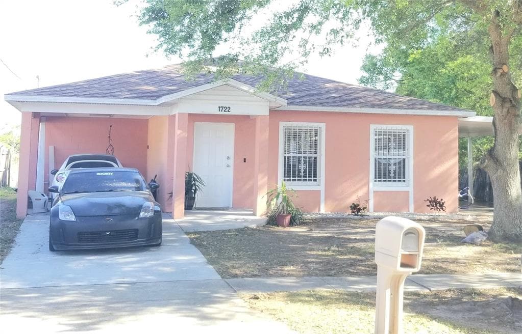 1722 GREEN RIDGE ROAD TAMPA, FL 33619