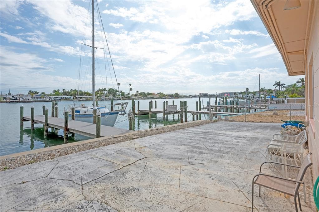 11295 3RD STREET E TREASURE ISLAND, FL 33706