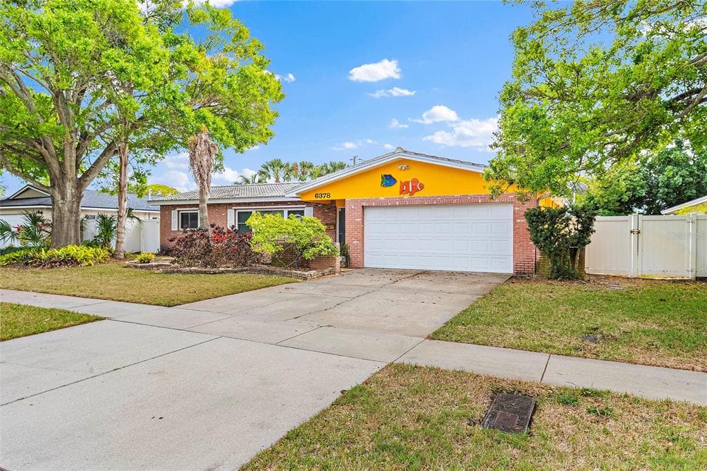6378 30TH AVENUE N ST PETERSBURG, FL 33710