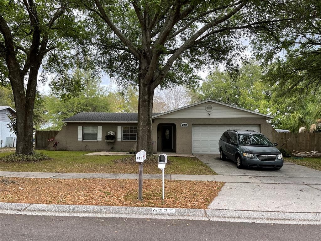 622 RED ROBIN ROAD SEFFNER, FL 33584
