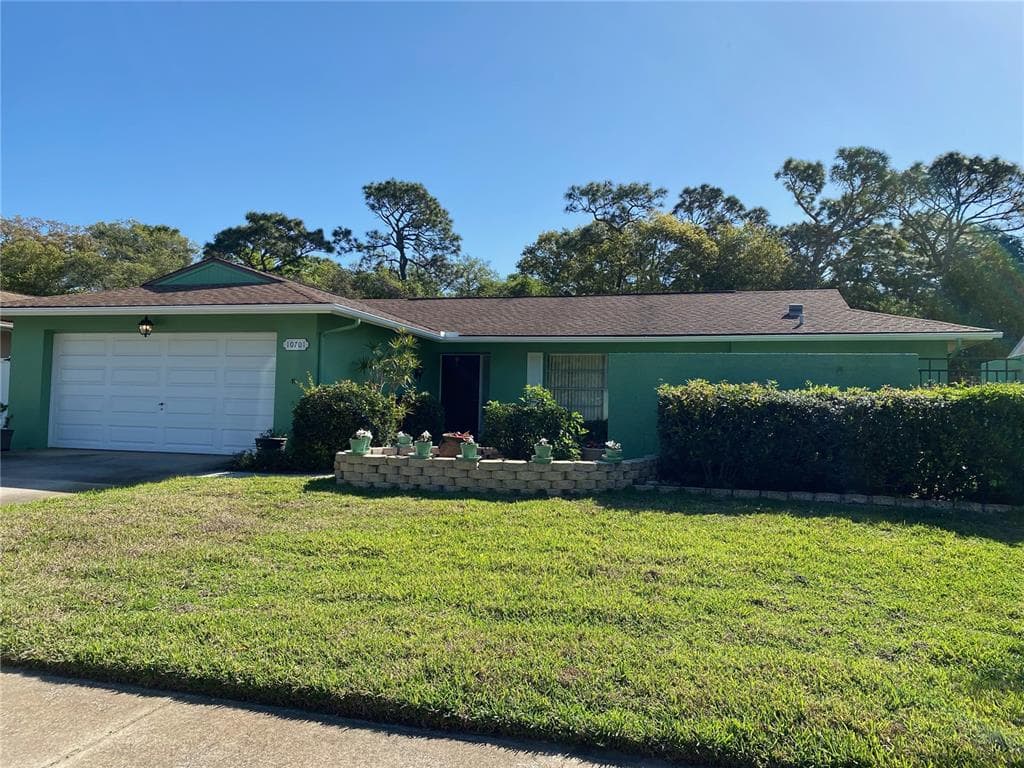 10701 DEL PRADO DRIVE E LARGO, FL 33774