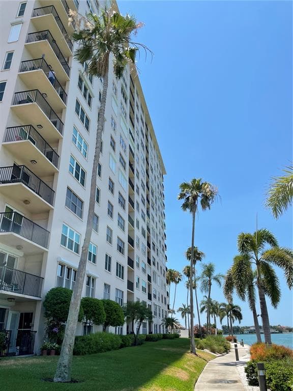 5220 BRITTANY DRIVE S UNIT 1102 ST PETERSBURG, FL 33715