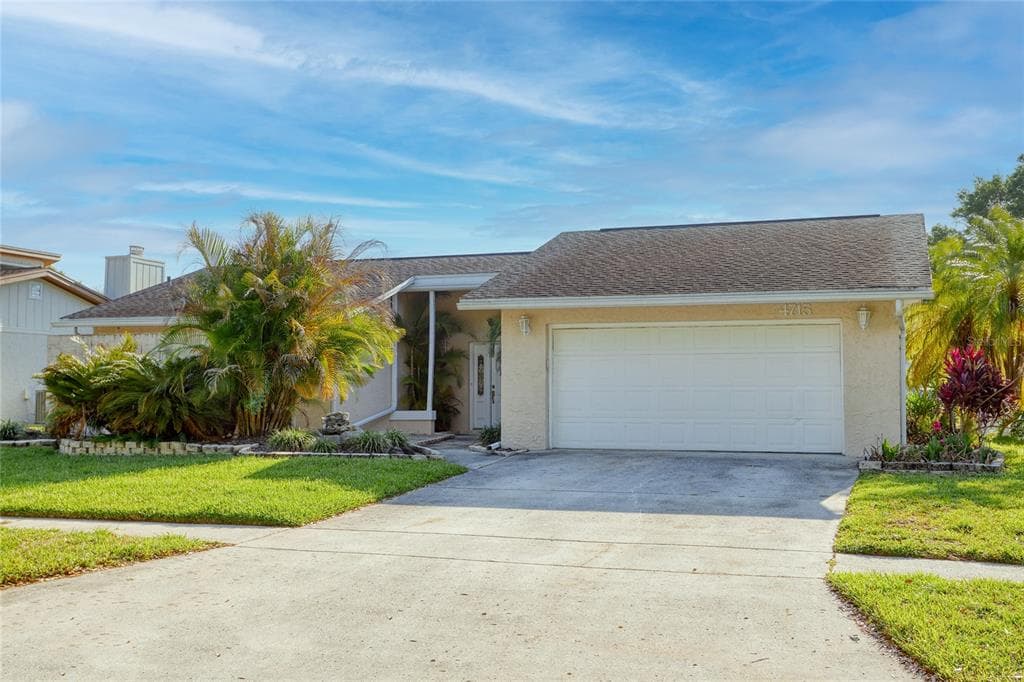 4715 FOXSHIRE CIRCLE TAMPA, FL 33624