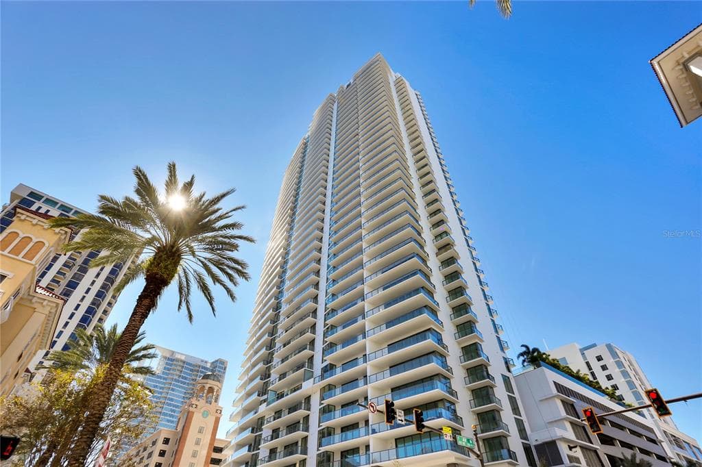 100 1ST AVENUE N UNIT 2404 ST PETERSBURG, FL 33701