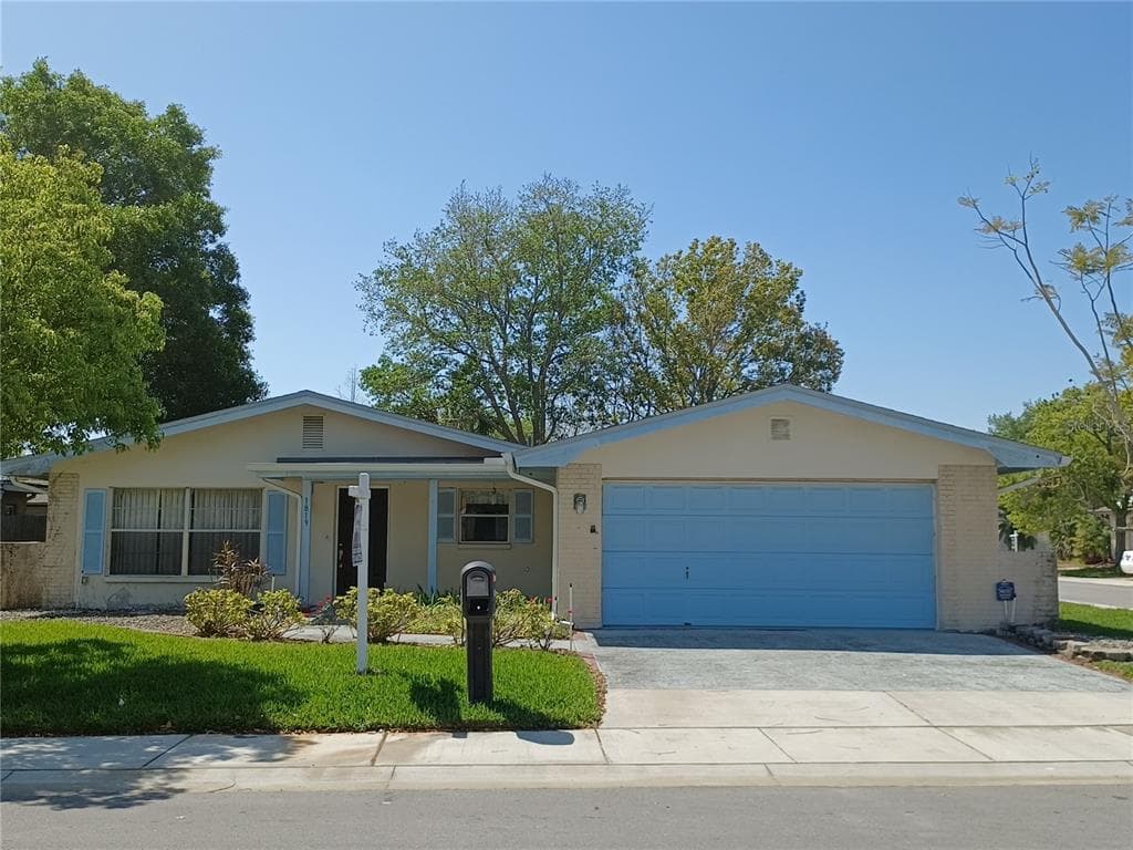 1819 FOREST DRIVE OLDSMAR, FL 34677