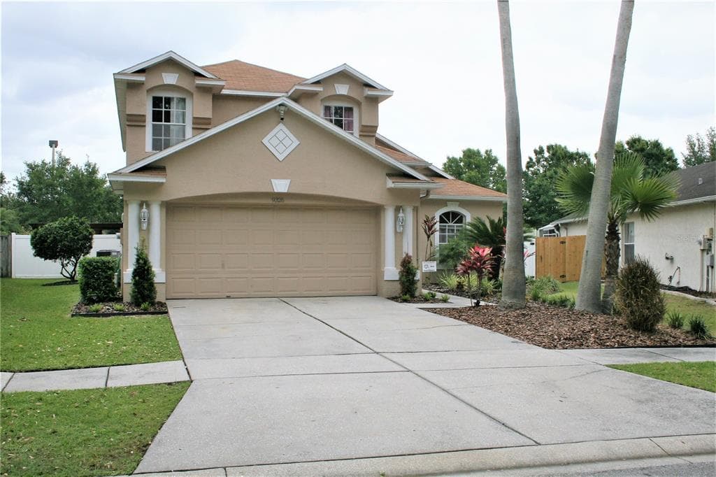 9326 HIDDEN WATER CIRCLE RIVERVIEW, FL 33578