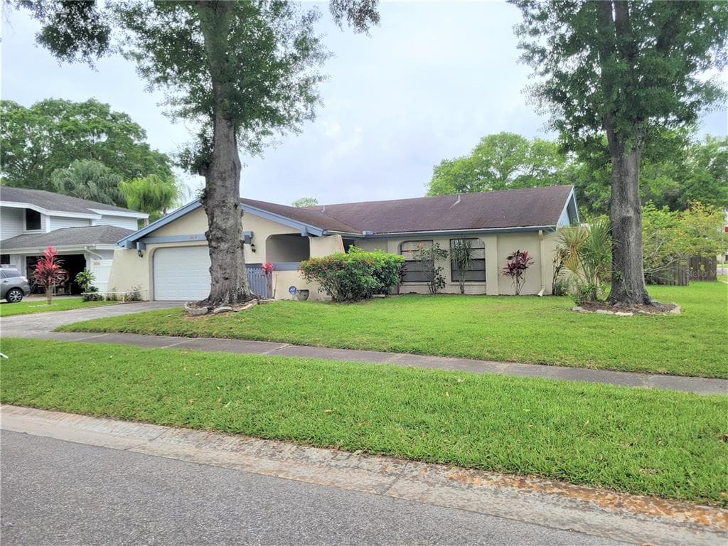 15518 RAMBLEBROOK LANE TAMPA, FL 33624