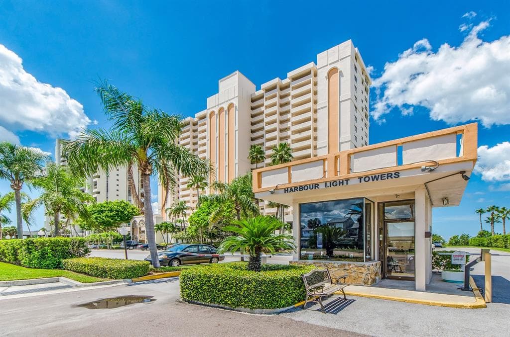 1270 GULF BOULEVARD UNIT 904 CLEARWATER BEACH, FL 33767
