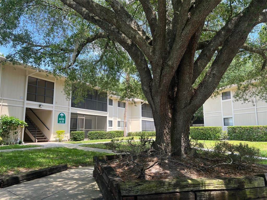 6006 LAKETREE LANE UNIT C TEMPLE TERRACE, FL 33617