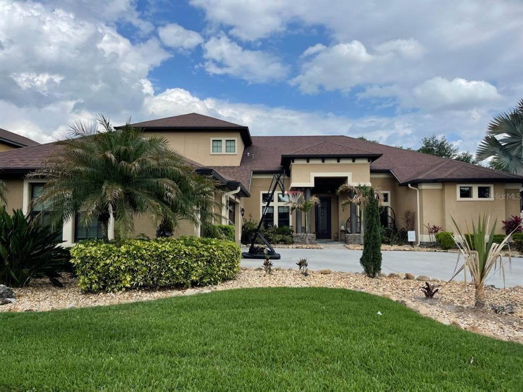 3432 GRAYCLIFF LANE