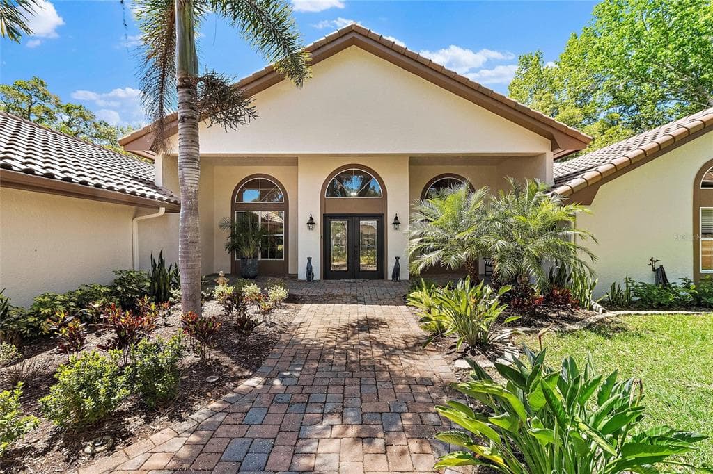 3001 CREST DRIVE CLEARWATER, FL 33759