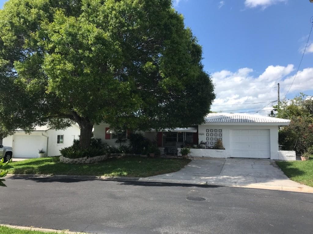 9263 140TH WAY SEMINOLE, FL 33776
