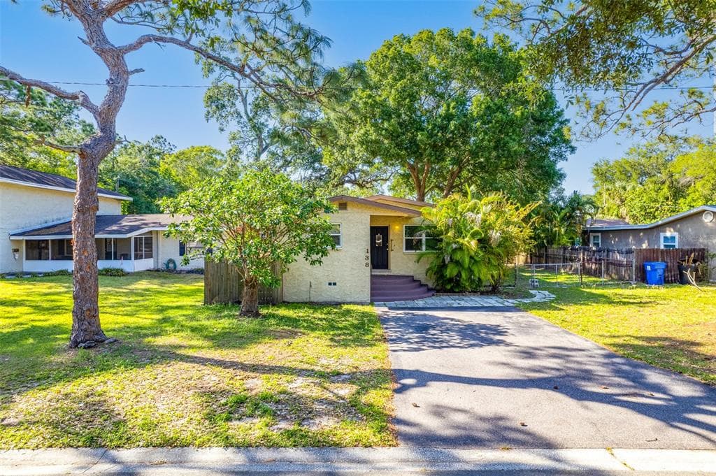 138 SE MONROE CIRCLE N ST PETERSBURG, FL 33703