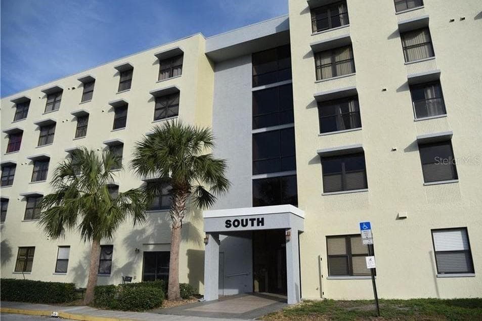 701 S MADISON AVENUE UNIT 221 CLEARWATER, FL 33756