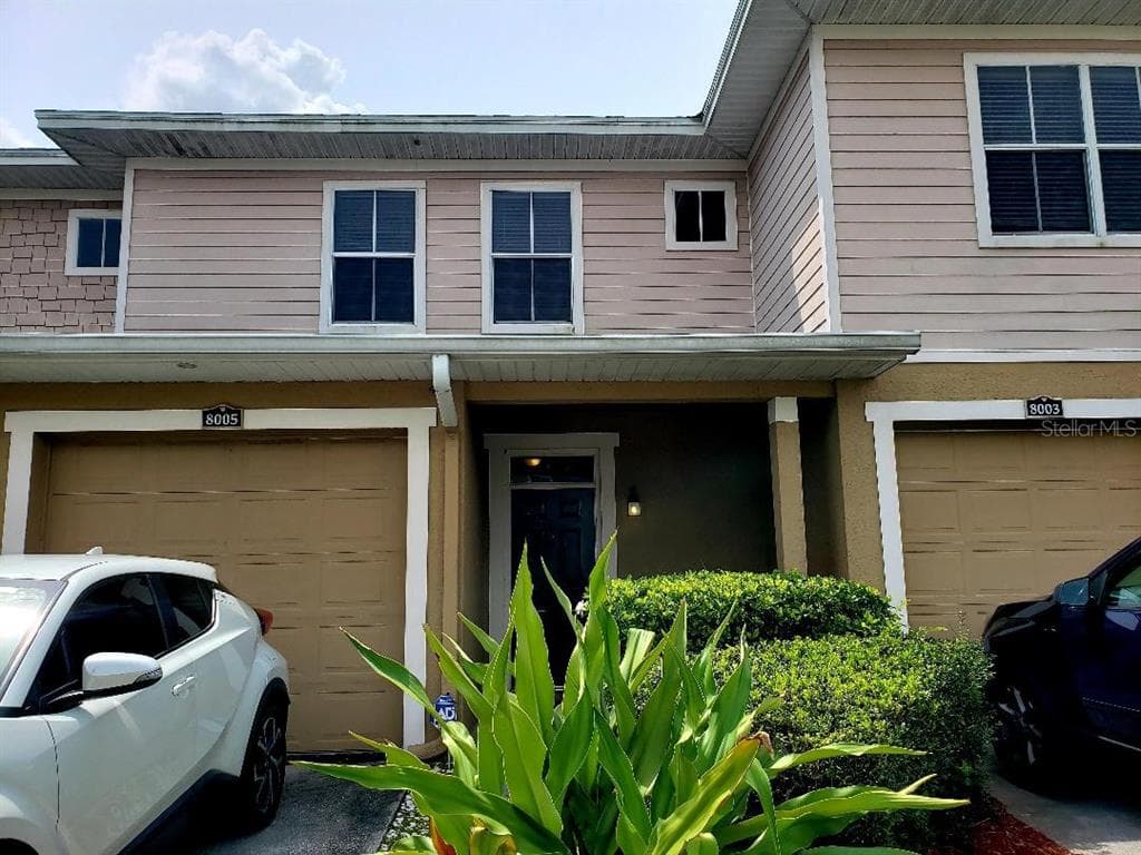 8005 TIPPERARY LANE TAMPA, FL 33610