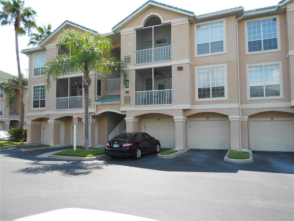 3210 BAY CLUB CIRCLE UNIT 3210 TAMPA, FL 33607