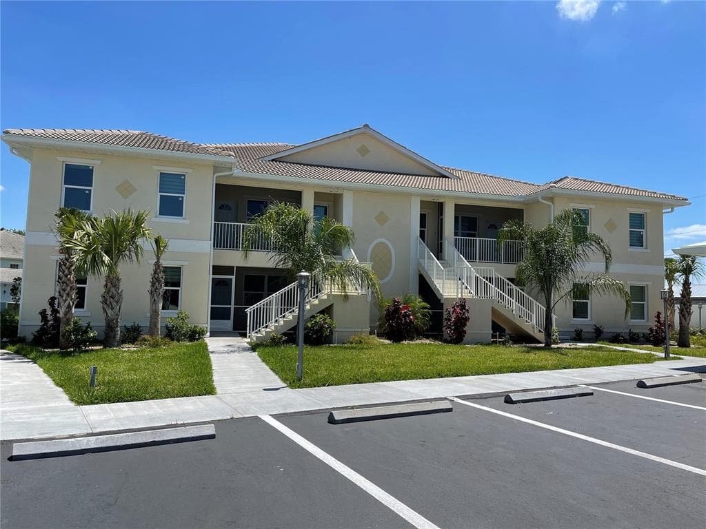 200 GARDENS EDGE DRIVE UNIT 214 VENICE, FL 34285