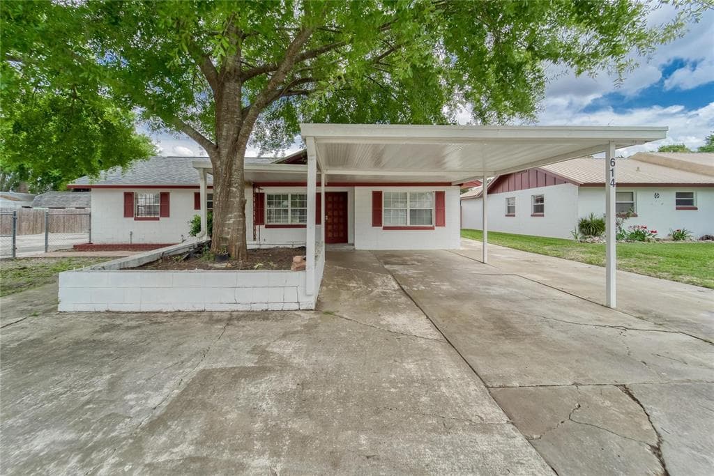 614 SIDNEY CIRCLE WINTER HAVEN, FL 33880
