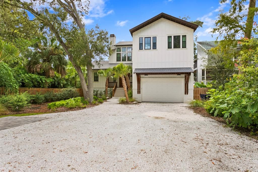 7320 N OLA AVENUE TAMPA, FL 33604