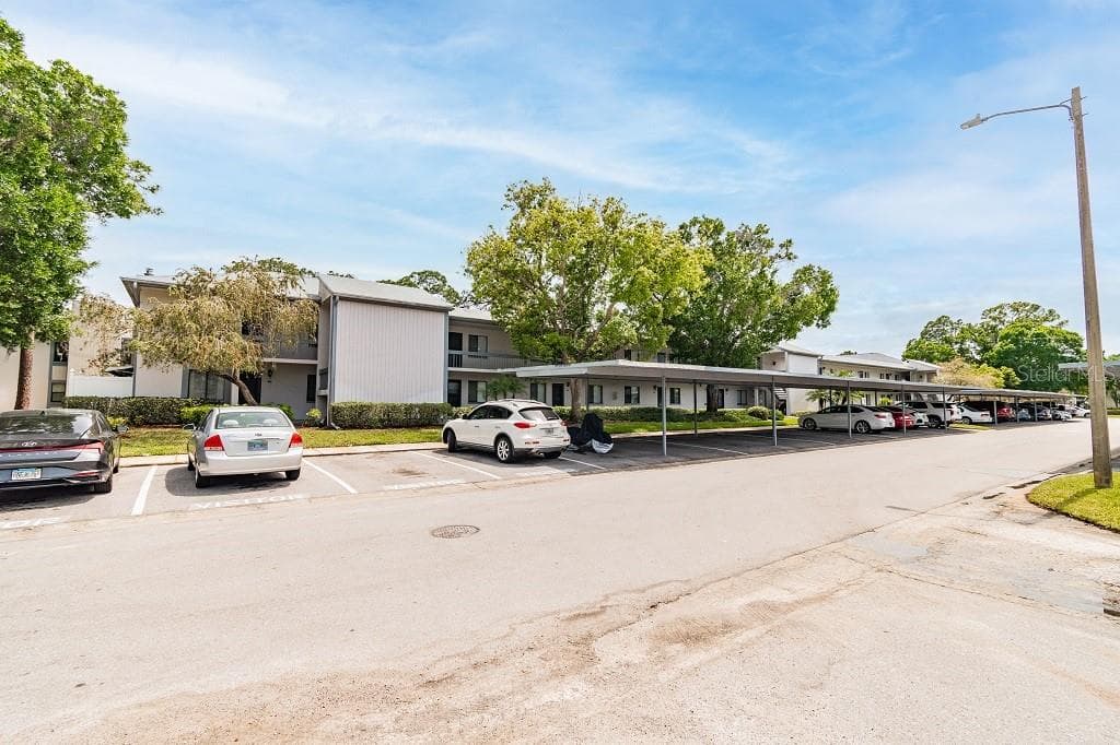 112 MARTHA LANE UNIT 112 OLDSMAR, FL 34677
