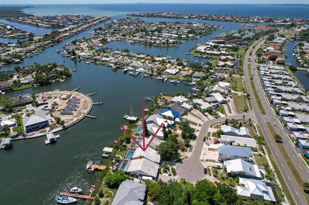 904 SHAGOS DRIVE APOLLO BEACH, FL 33572