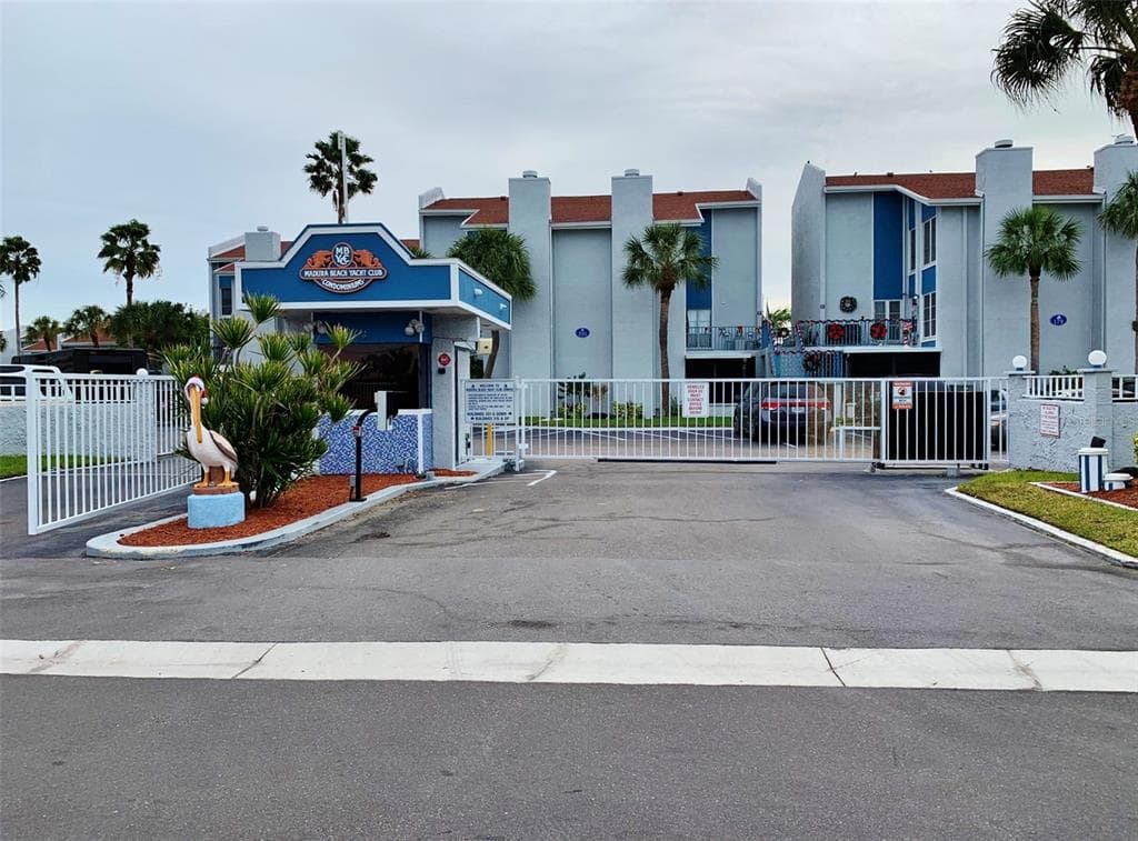179 MEDALLION BOULEVARD UNIT A MADEIRA BEACH, FL 33708