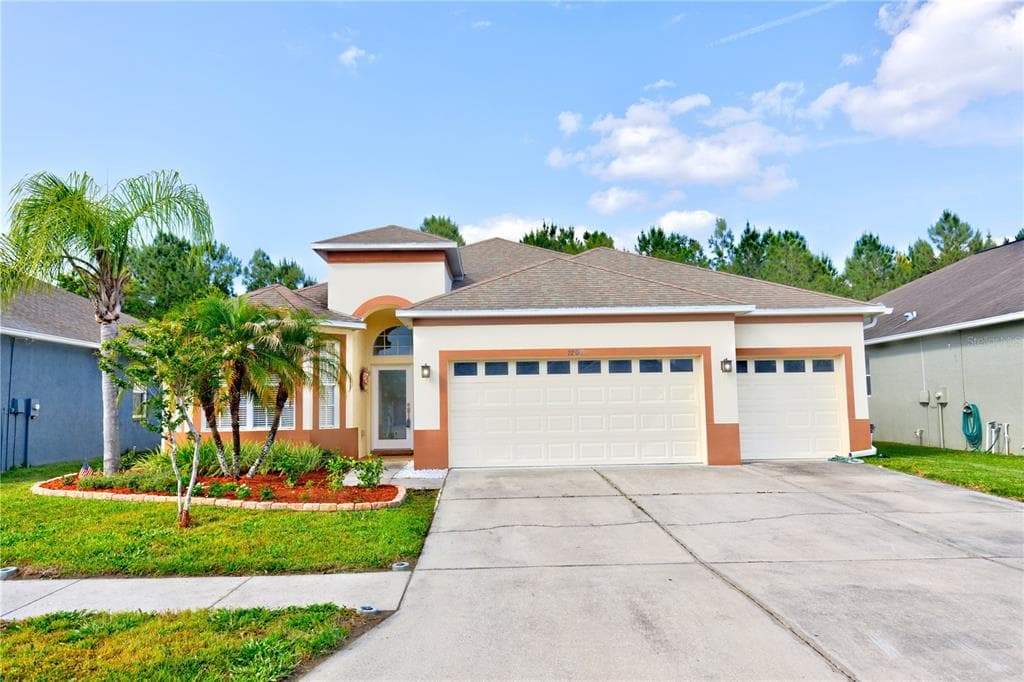2206 PANTUCKET DRIVE WESLEY CHAPEL, FL 33543
