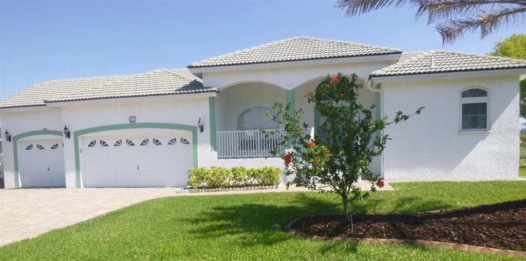 822 BIRDIE WAY APOLLO BEACH, FL 33572