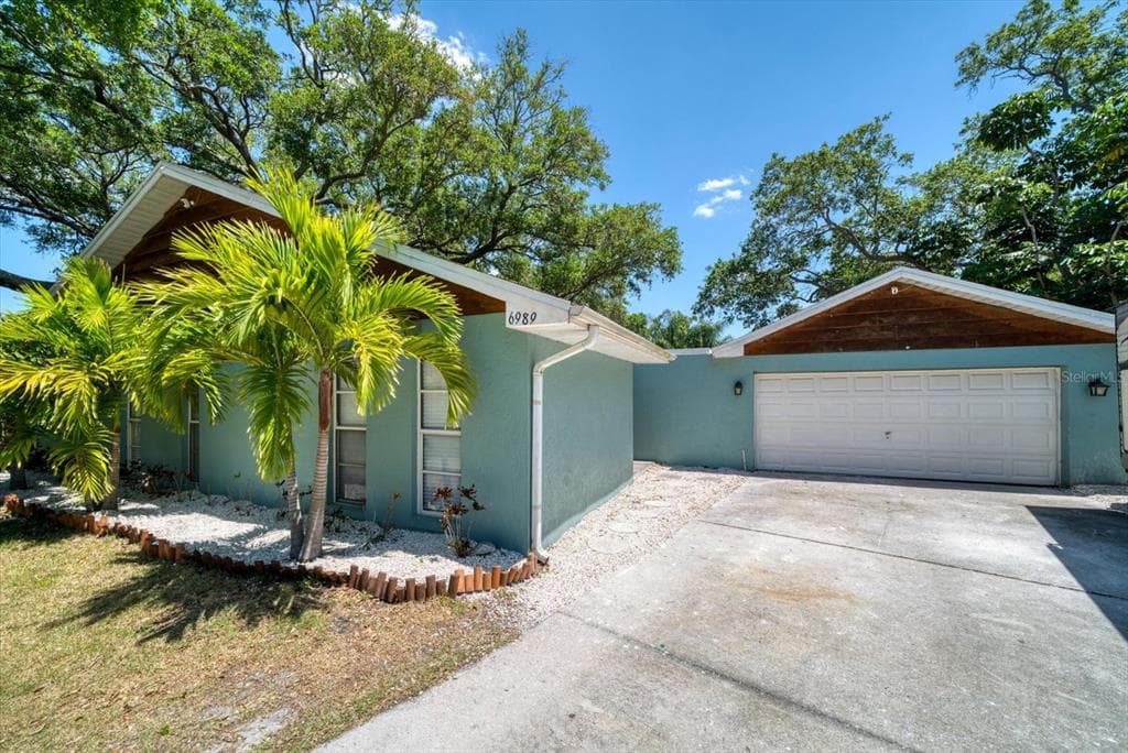 6989 122ND WAY SEMINOLE, FL 33772