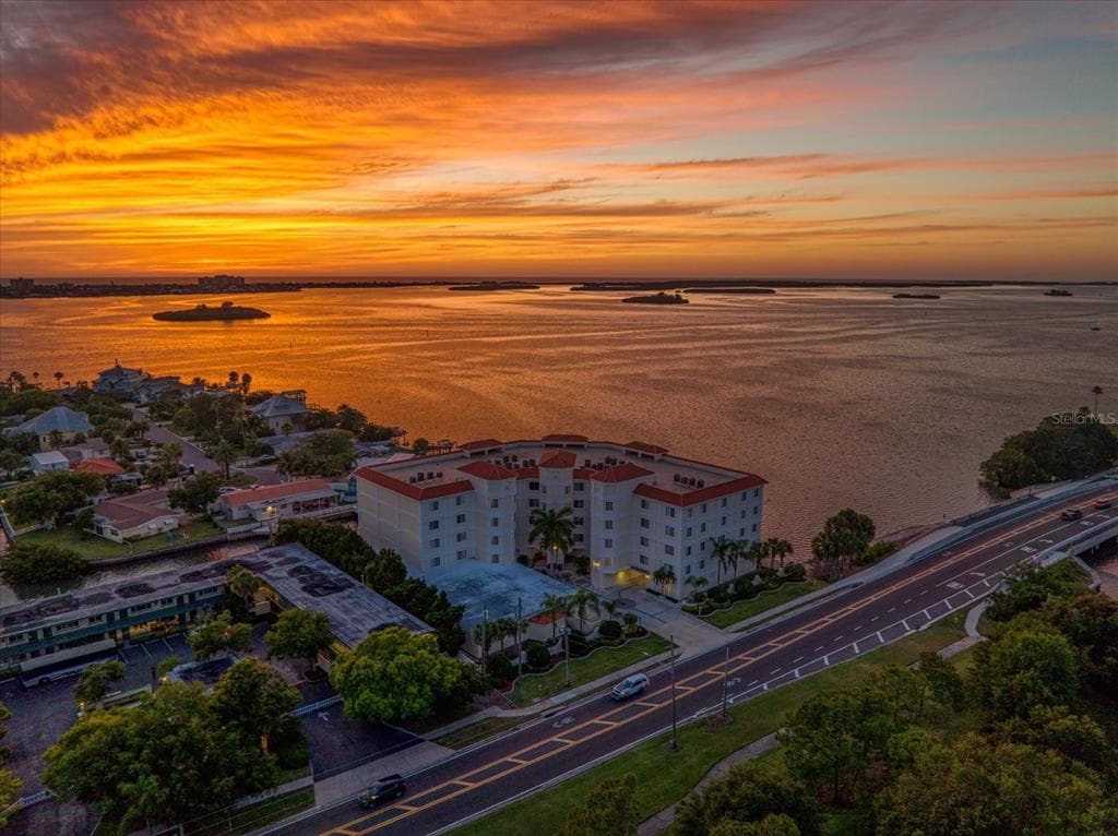 1860 N FORT HARRISON AVENUE UNIT 304 CLEARWATER, FL 33755