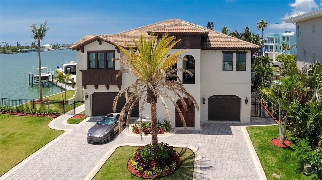 853 BAY POINT DRIVE MADEIRA BEACH, FL 33708