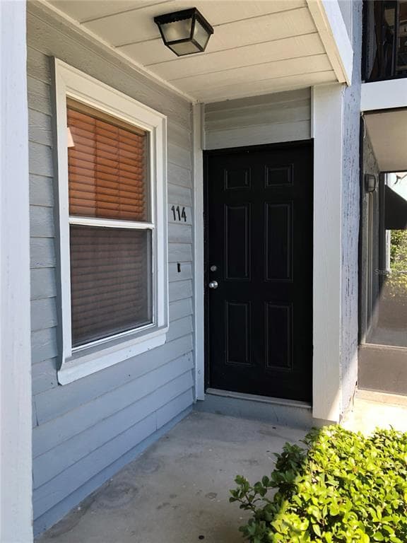 3711 W IOWA AVENUE UNIT 114 TAMPA, FL 33611