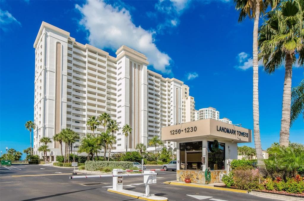 1230 GULF BOULEVARD UNIT 1002 CLEARWATER, FL 33767